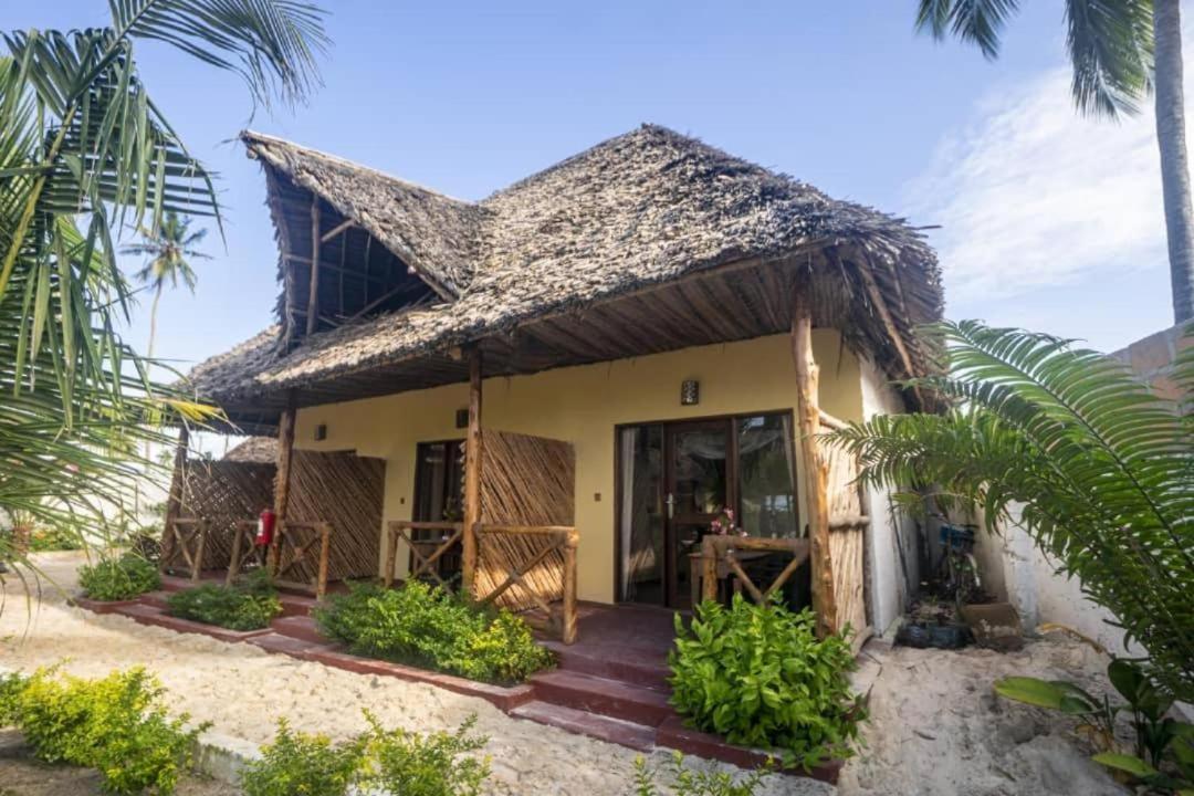 Amber Lodge Pongwe Exterior photo