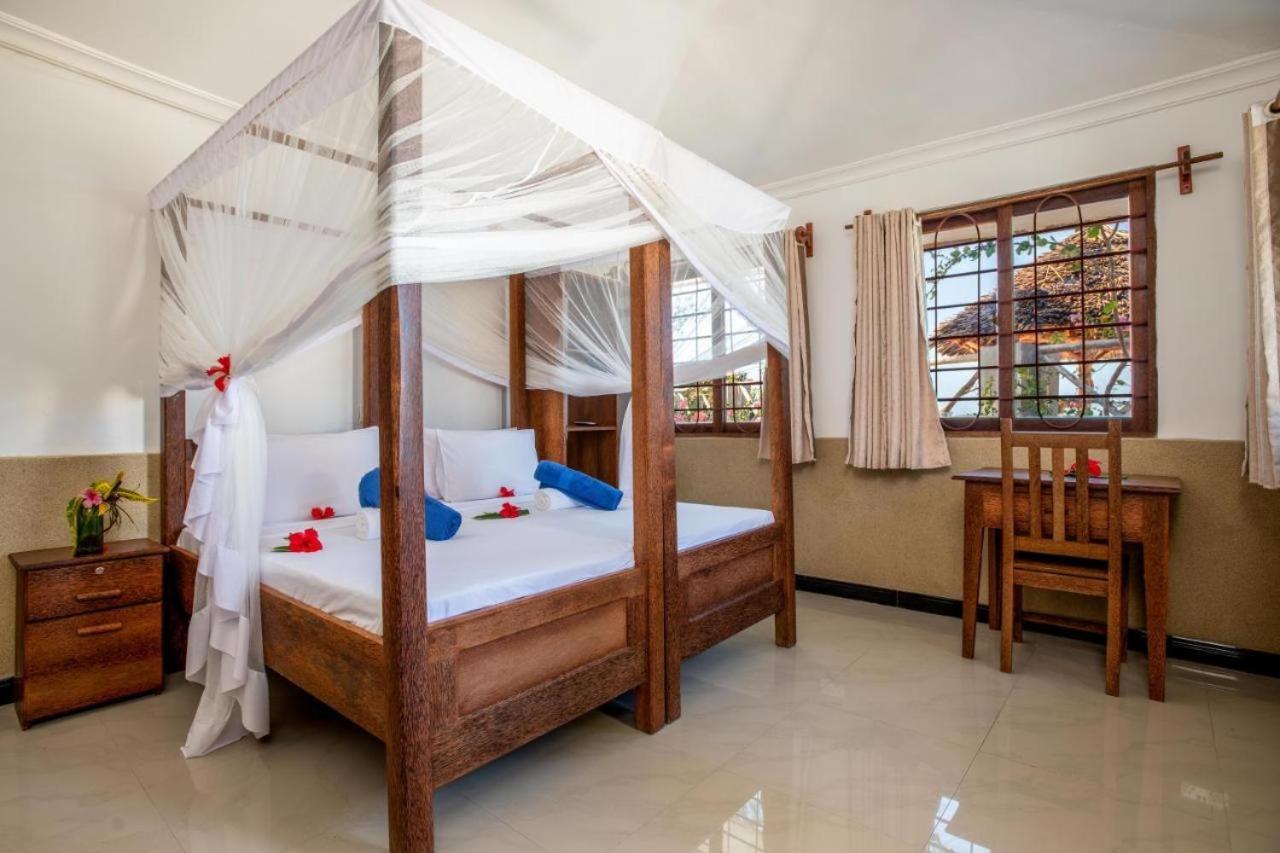 Amber Lodge Pongwe Exterior photo